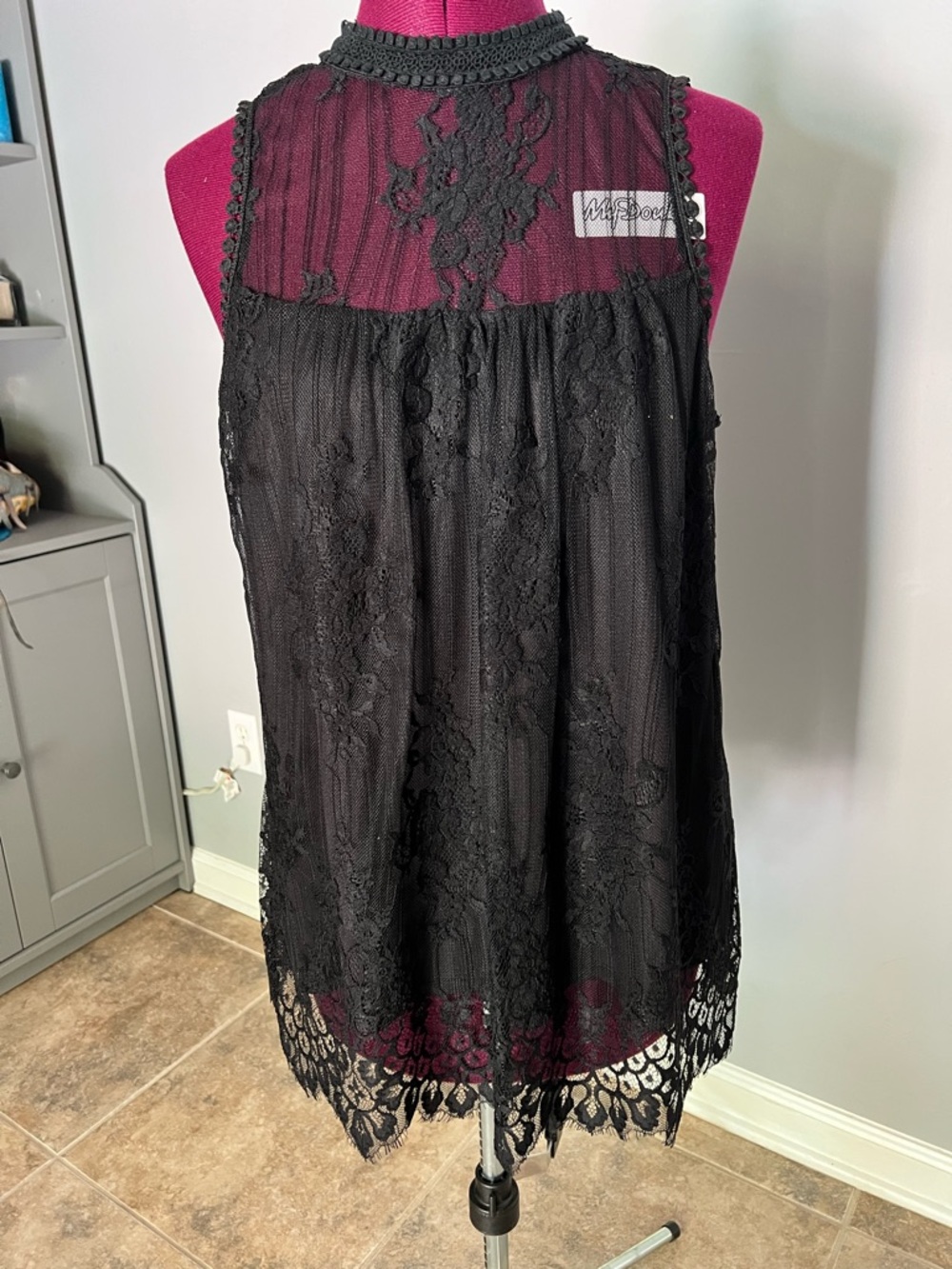 ANDREE BY UNIT Black Lace Mock Neck Sleeveless womens ladies blouse w/ Camisole